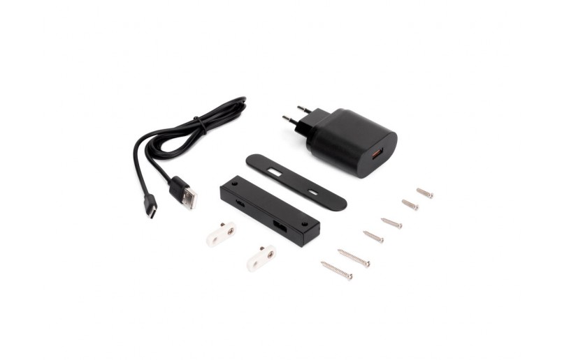 Meubel stopcontact voor inbouw en onderbouw met USB en USB-C 