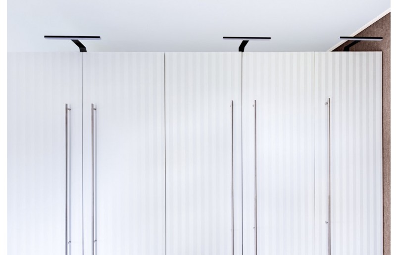 Ultra slim opbouwarmatuur voor kasten en meubels, kleur zilver  in set