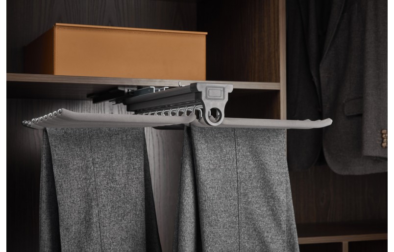 Luxe uittrekbare antraciet pantalonrek met soft-close